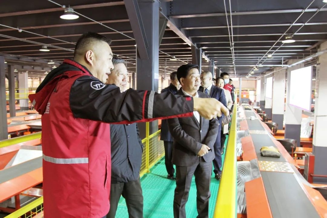 貴州日報走訪圓通貴州貴陽觀山湖碧海花園分公司-物流之家