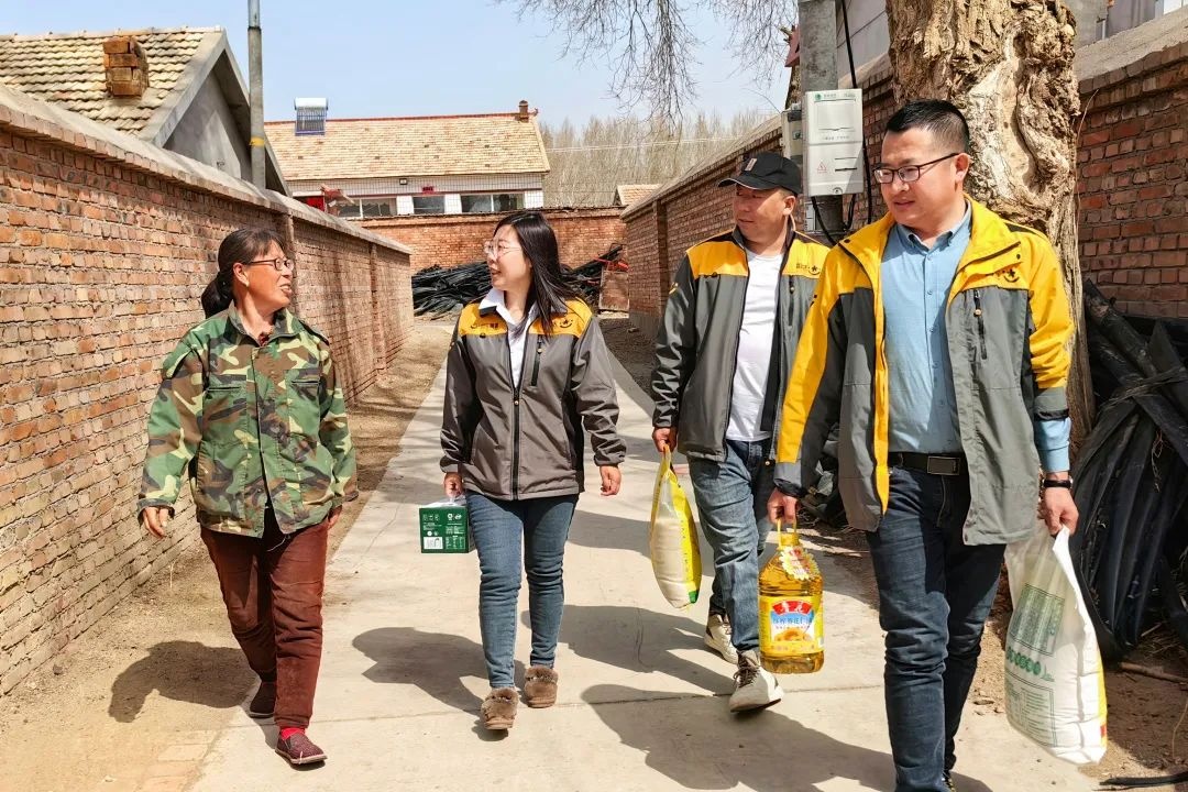 韻達(dá)內(nèi)蒙古赤峰網(wǎng)點(diǎn) 開展春季員工家屬走訪慰問(wèn)活動(dòng)-物流之家