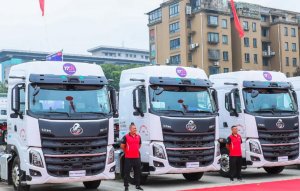 圓通速遞舉行車輛交付儀式,引入三百臺智能重型卡車-物流之家